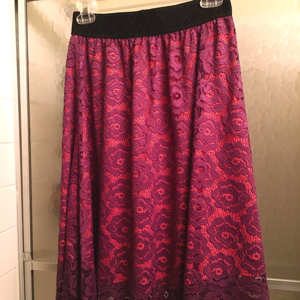 LuLaRoe XS Lola Skirt-- Like New